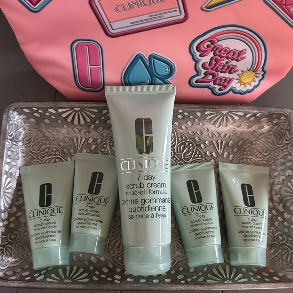 NWT Clinique 7 Day Scrub Cream one 3.4 oz & four travel size 1 oz tubes & bag - Picture 2 of 6
